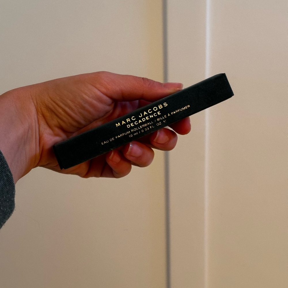 Marc Jacobs Decadence Black Perfume Box